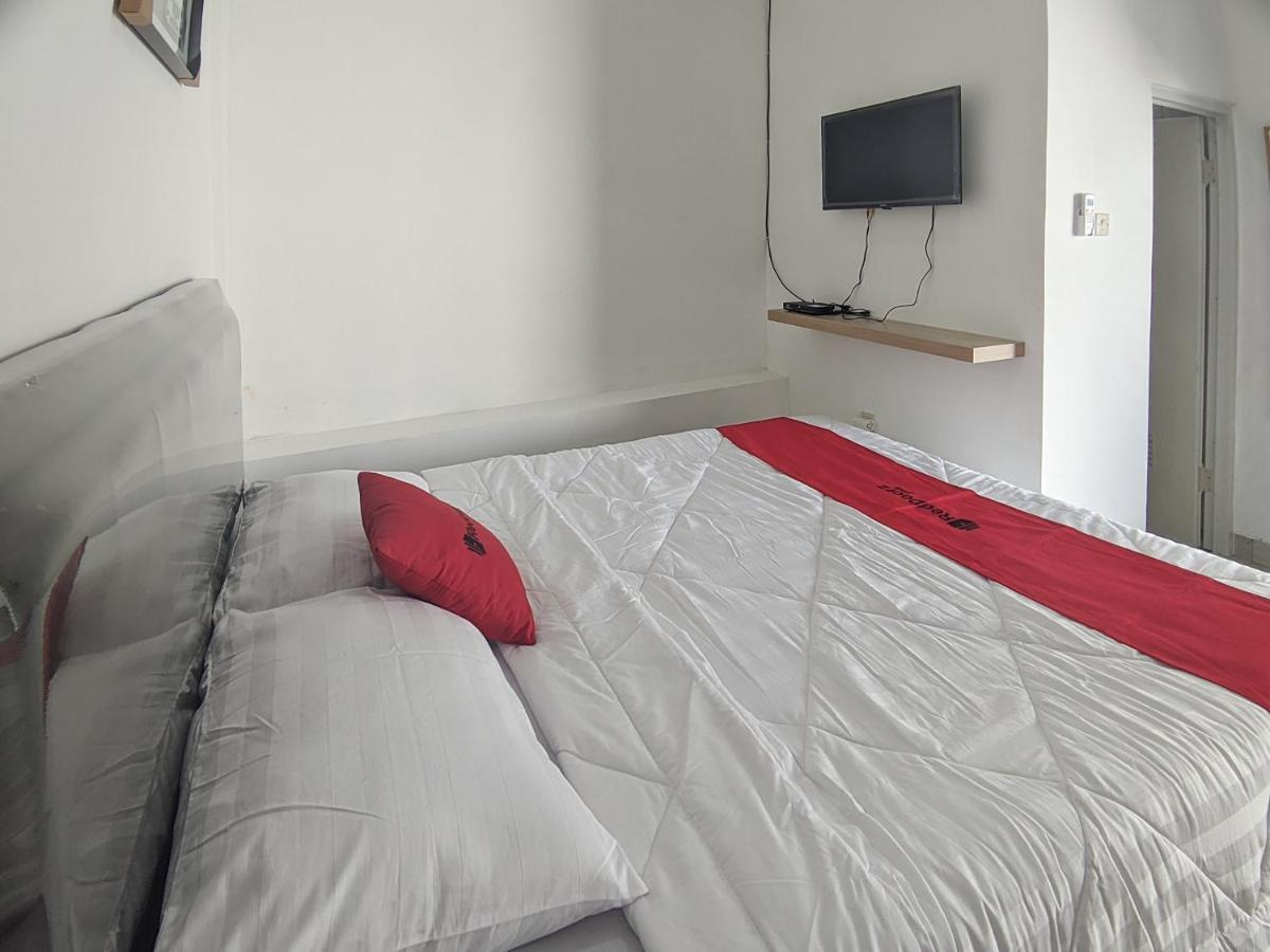 Reddoorz Syariah Near Jalan Caman Raya Bekasi 호텔 외부 사진